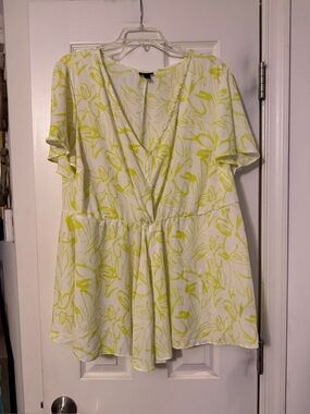 Torrid White and Yellow Floral Surplice Peplum Top